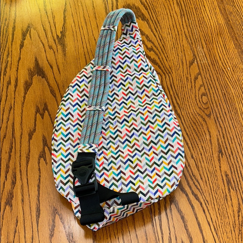 Kavu Multicolor Chevron Pattern Rope Sling Bag -EUC - Picture 3 of 6